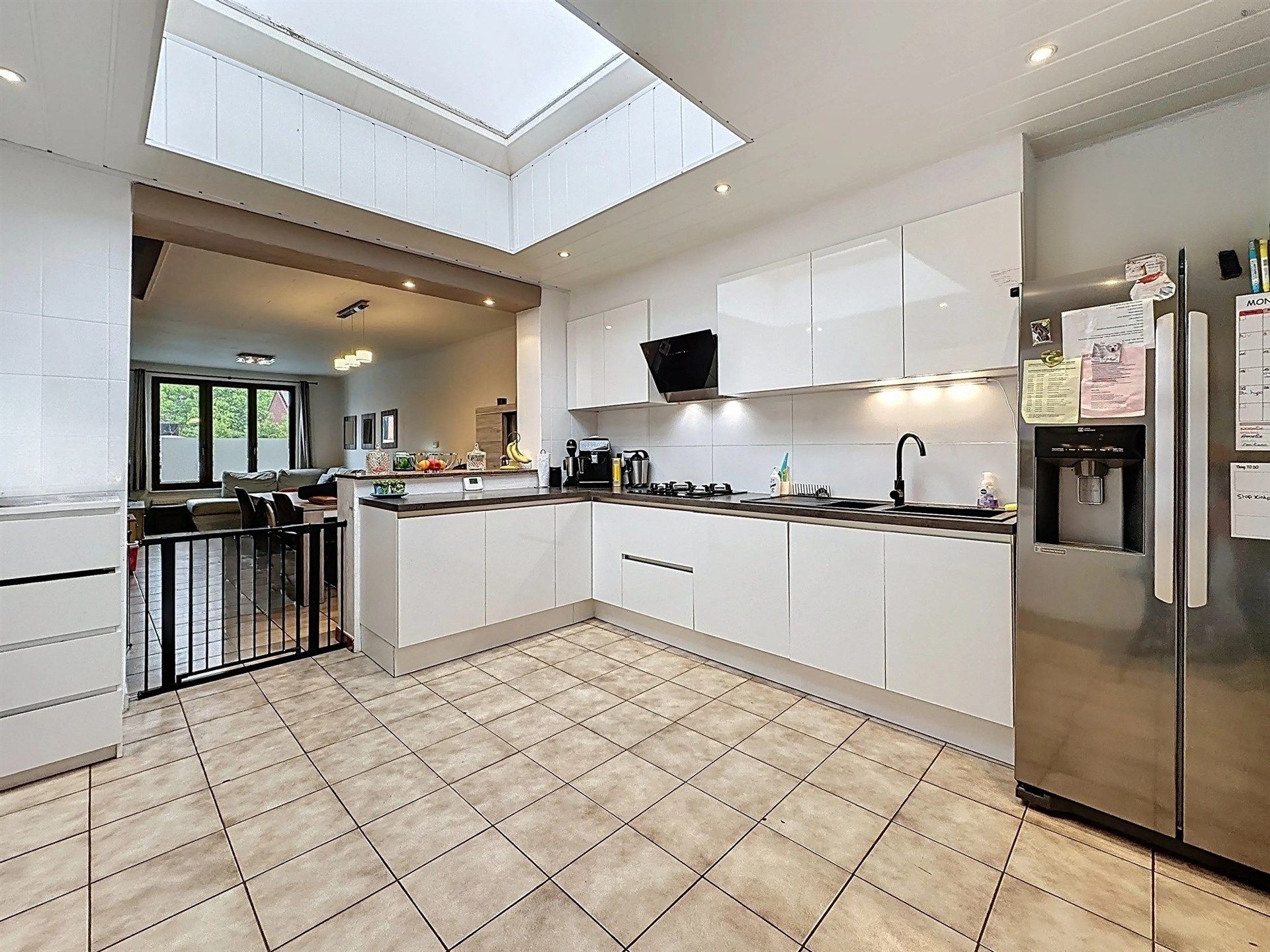 Instapklare woning met 3 slaapkamers en gezellige tuin op perceel van 310m². foto 3