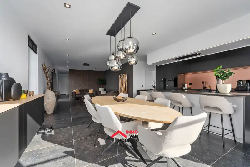 Prachtige instapklare woning met landelijk uitzicht en uitstekende ligging! foto 4