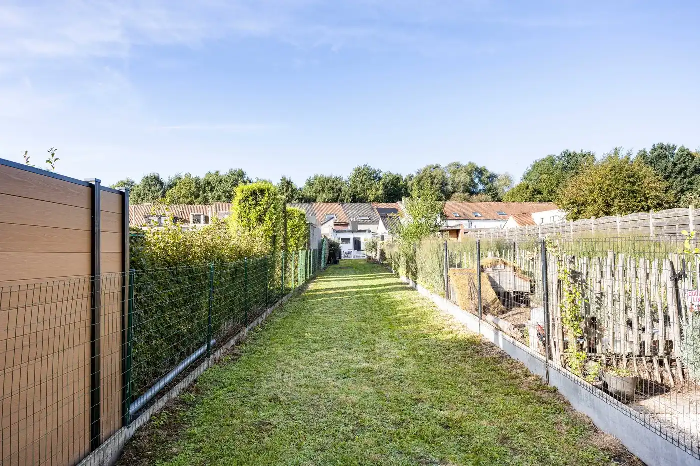 Instapklare, vernieuwde woning op rustige locatie! foto 15
