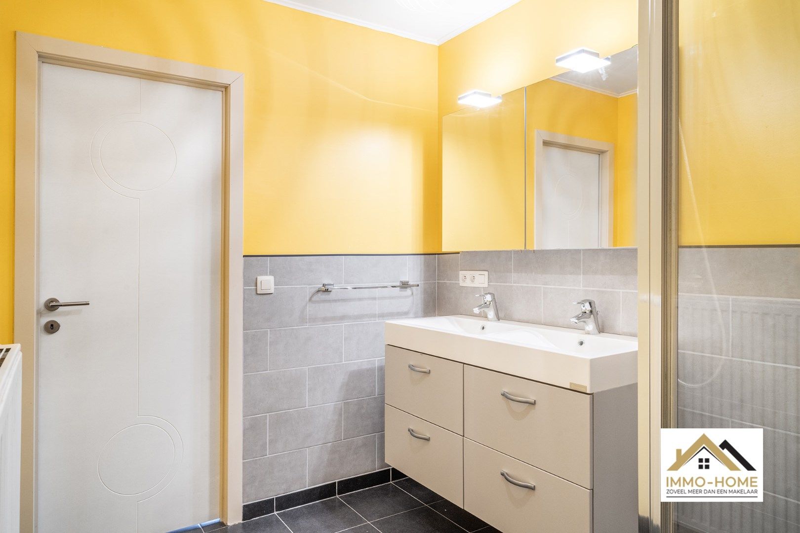 Instapklaar appartement op topligging!  foto 14