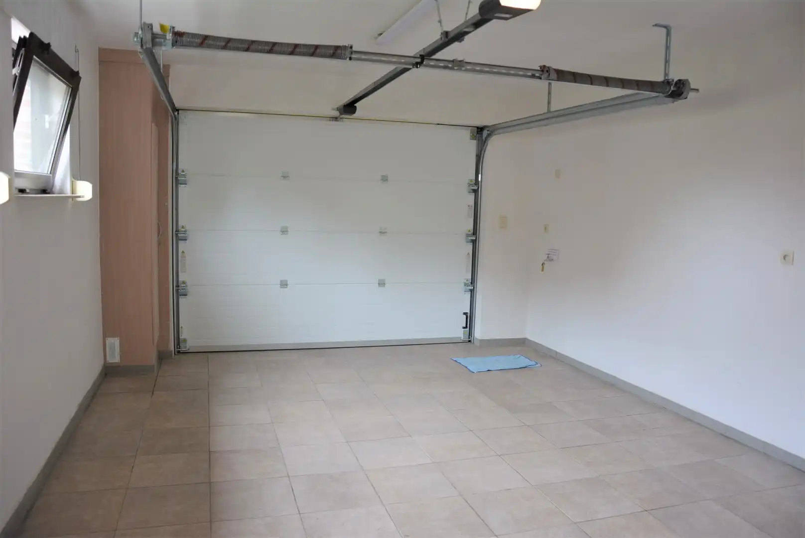 Vrijstaande woning met 4 slaapkamers en inpandige garage. foto 28