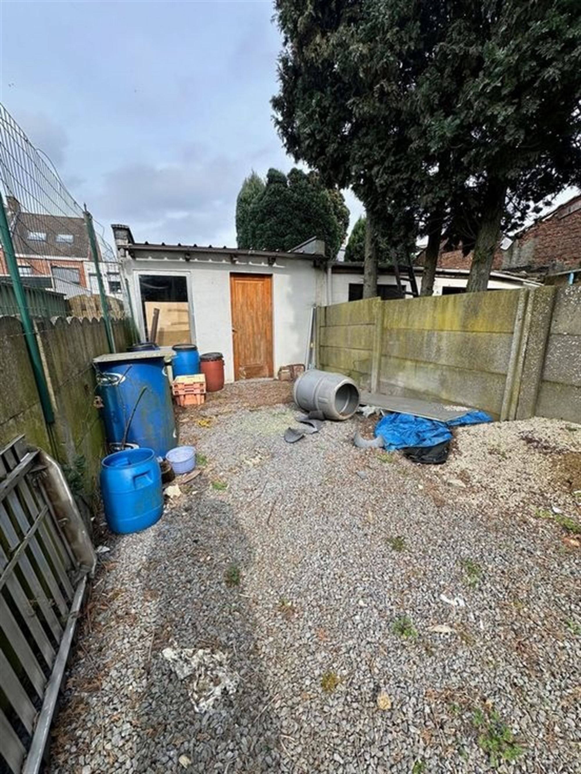Te renoveren woning met 2 slaapkamers en tuin. foto 17