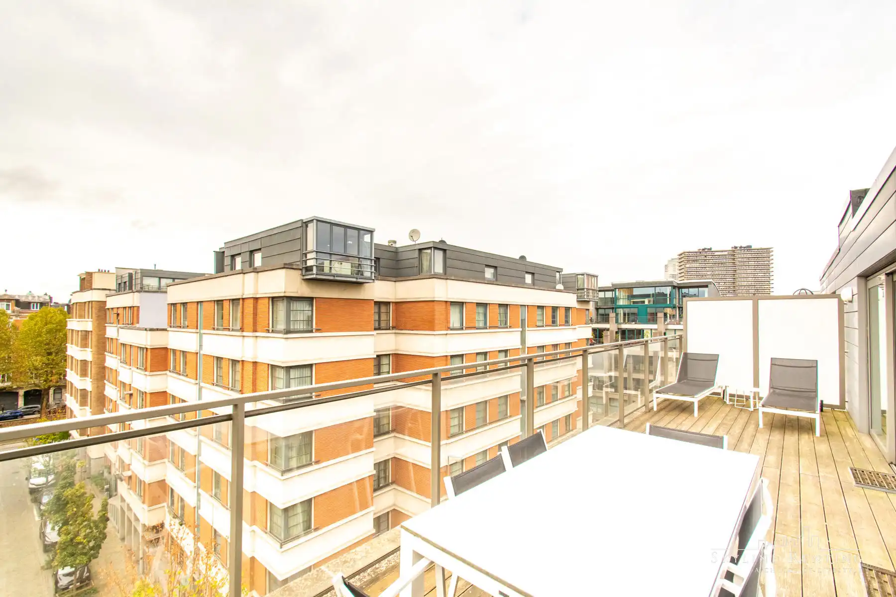 Mooi gemeubeld 2-kamer app. met prachtige TERRASSEN foto 12