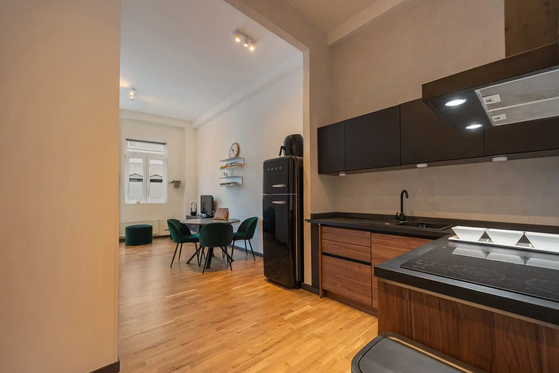 Instapklaar gelijkvloers 1-slaapkamerappartement met terras! foto 4