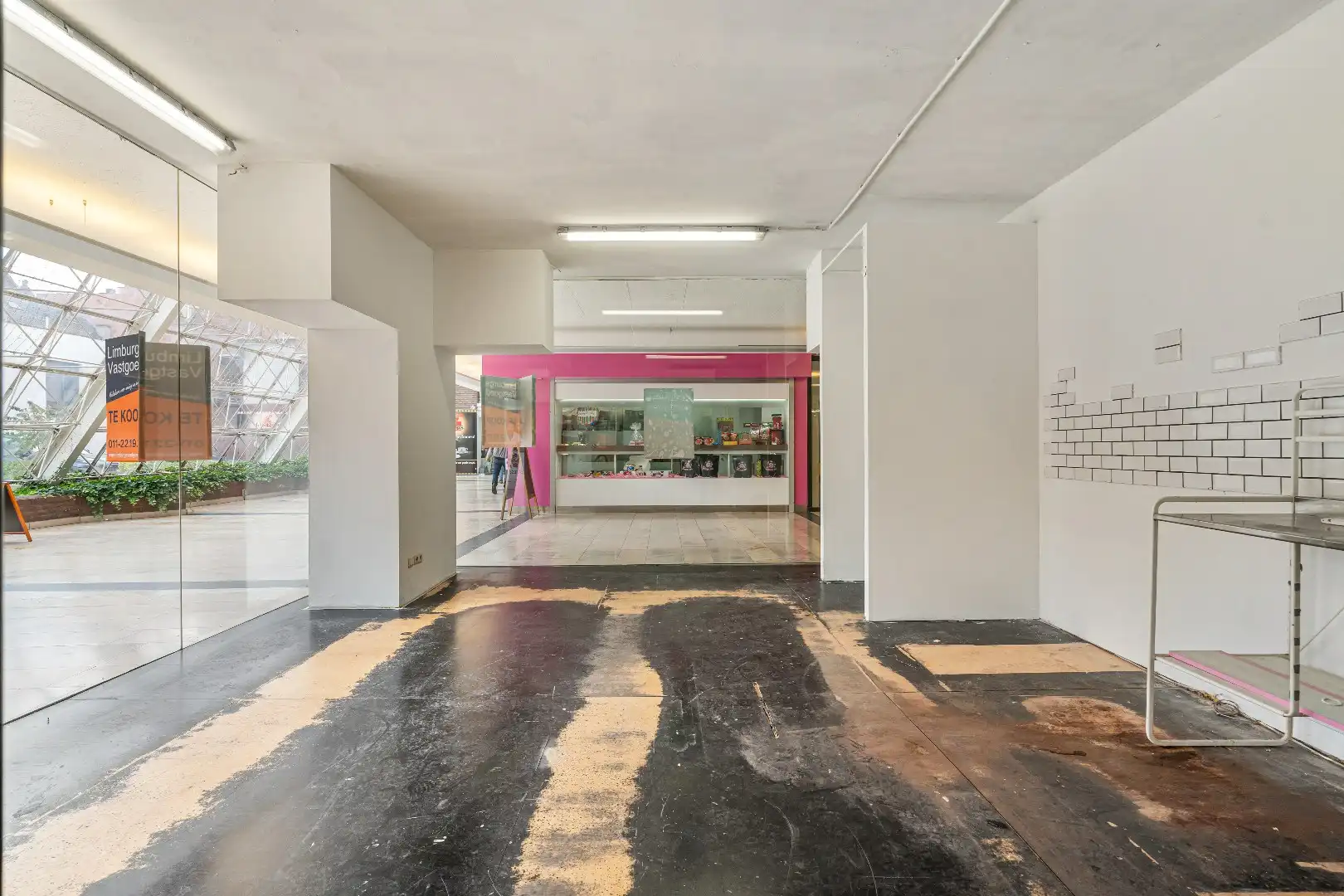 Commercieel uitstekend gelegen handelspand, 39m² foto 5