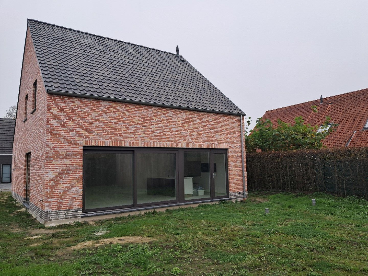 Hedendaagse villa, kwaliteitsvol en energiezuinig afgewerkt foto 18