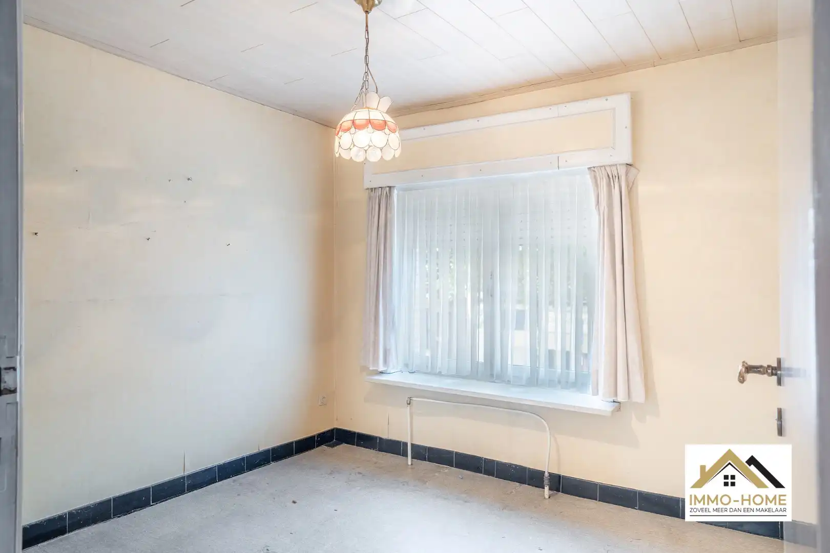 Te renoveren woning met garage centrum Beervelde!  foto 24