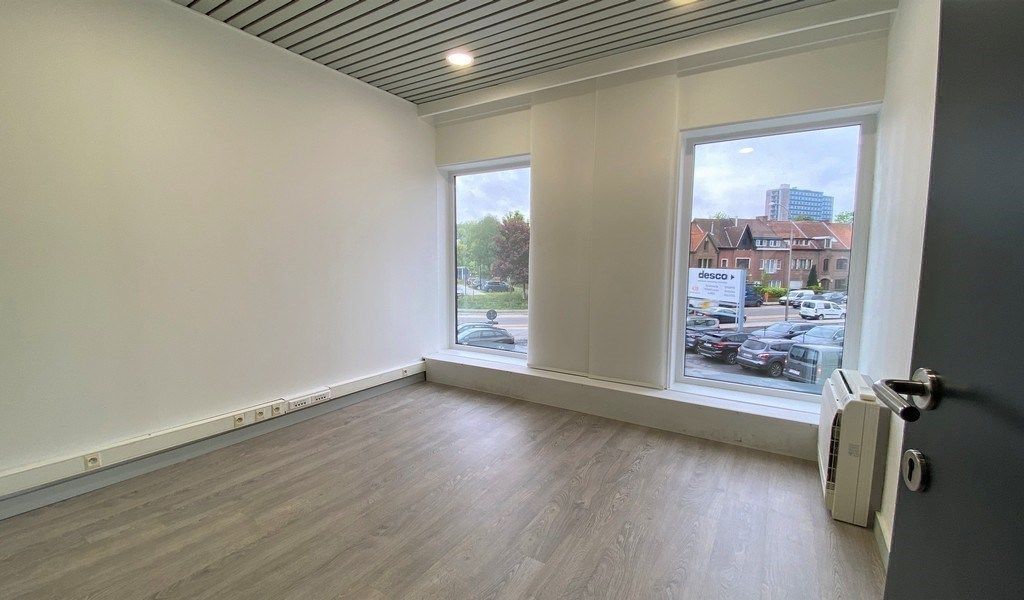 Kantoren te huur aan klaverblad in Gent foto 23