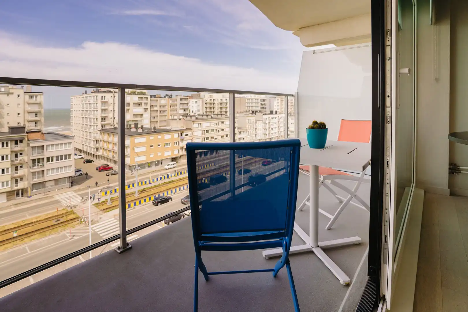 Instapklare gerenoveerde studio met ruim terras foto 15