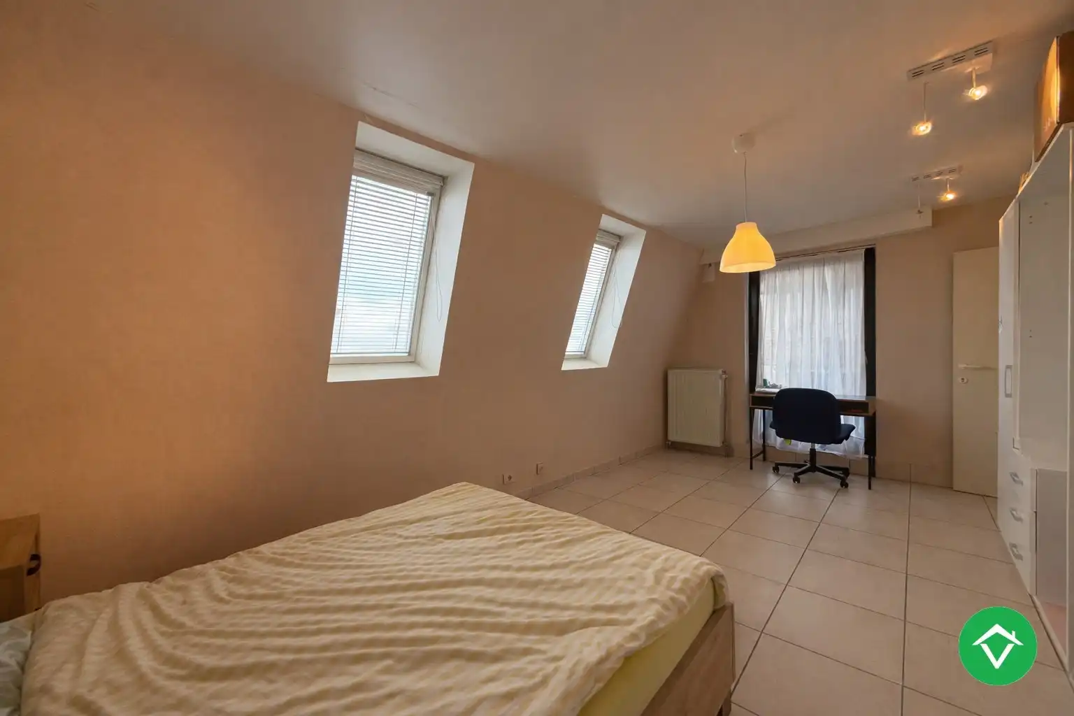 Instapklaar dakappartement met 4 slaapkamers met 2 terrassen en autostaanplaats te Roeselare foto 20