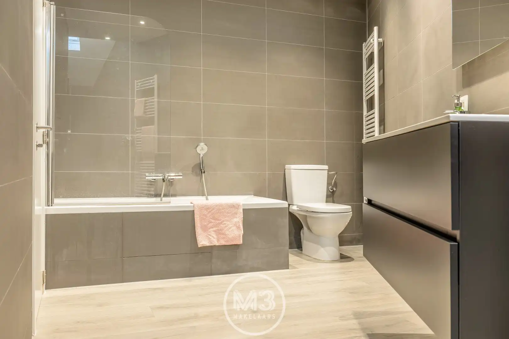 Gerenoveerde gezinswoning I 4 slpk | 2 badk | Label B | Instapklaar foto 12