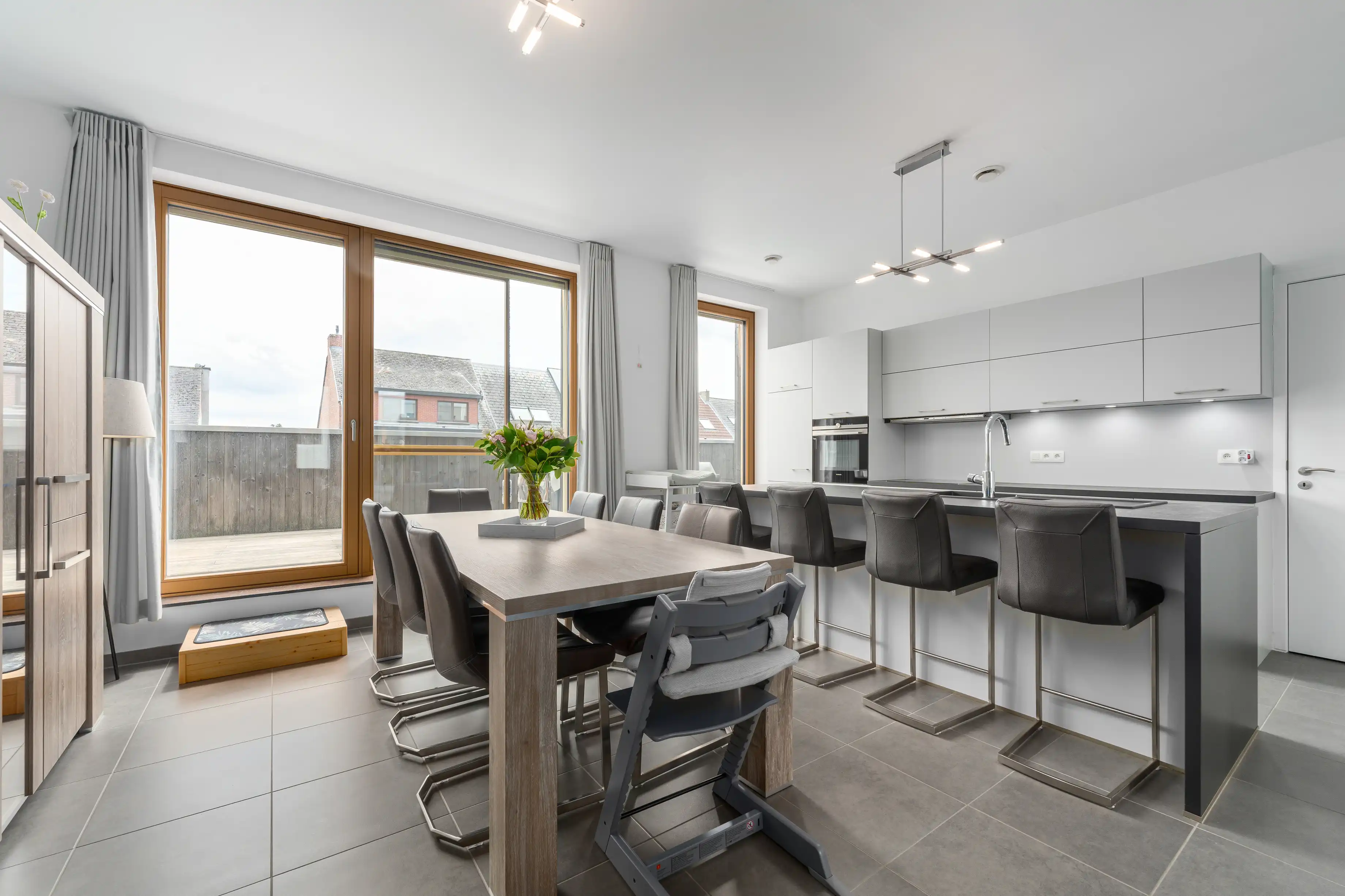 Duplex-appartement met 3 slp, zonneterras en 2 autostaanpl foto 4