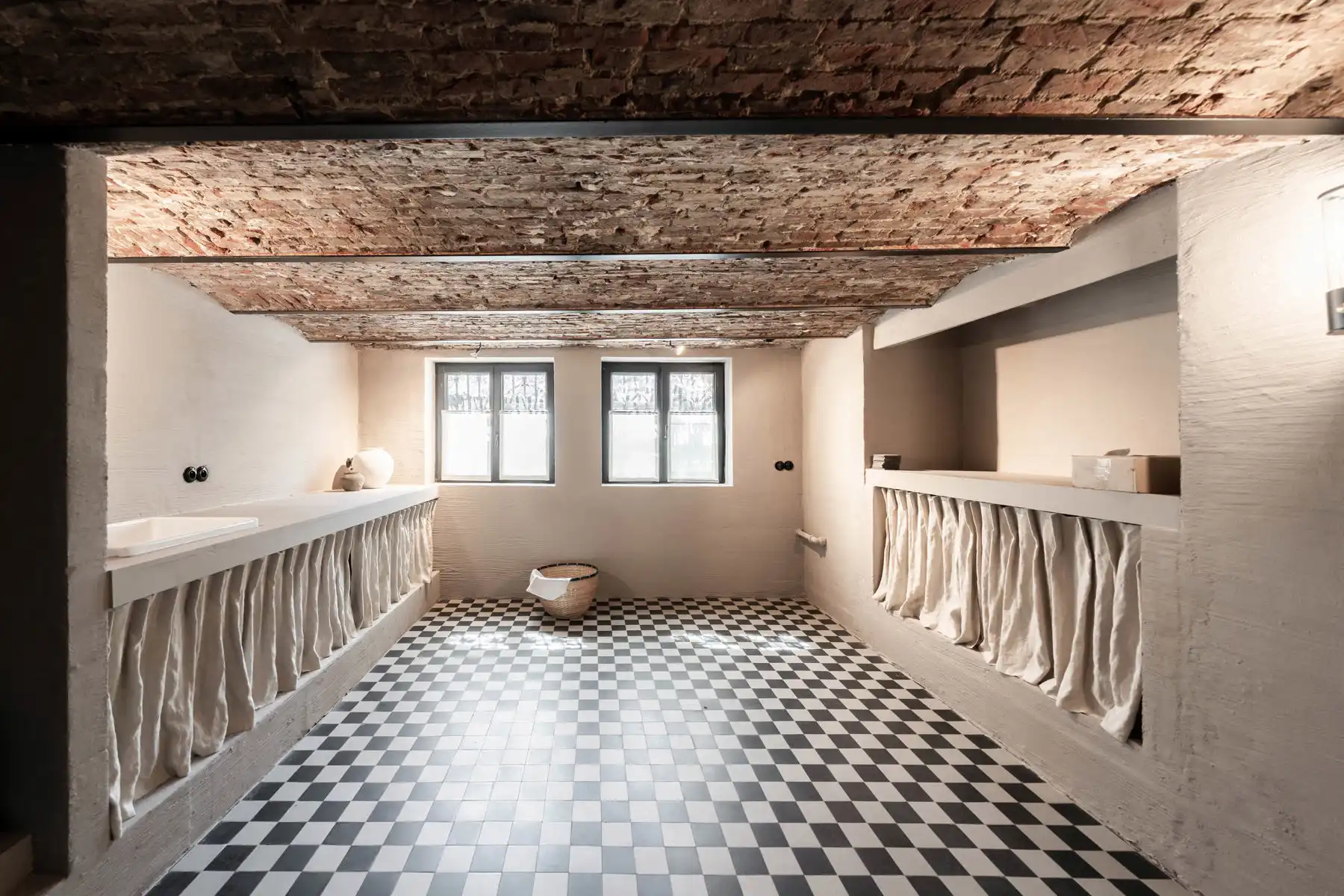 Stijlvol gerenoveerde herenwoning aan de voet van het KMSKA foto 24