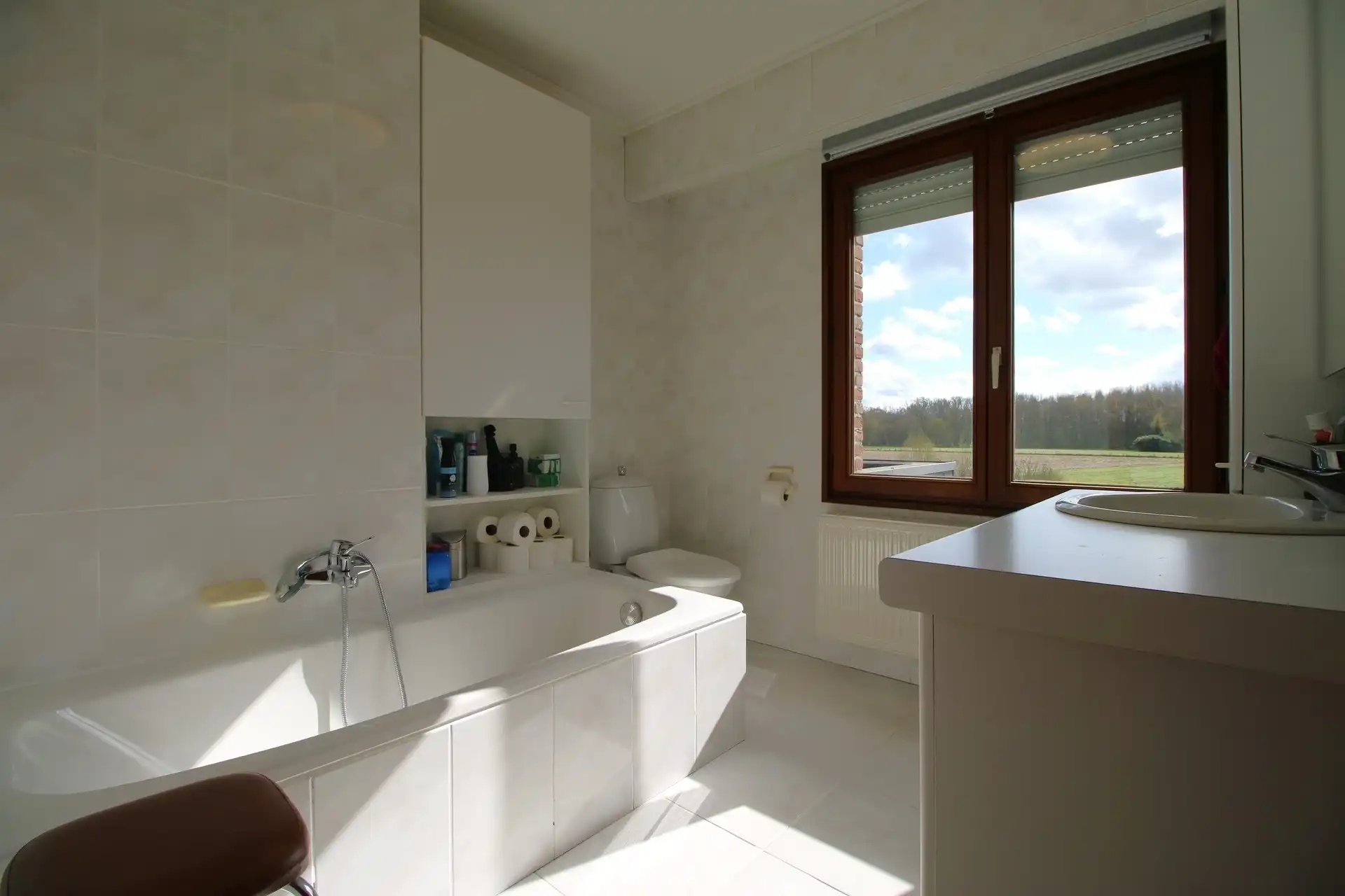 Ruime bel-étagewoning met tuin in rustige omgeving foto 15