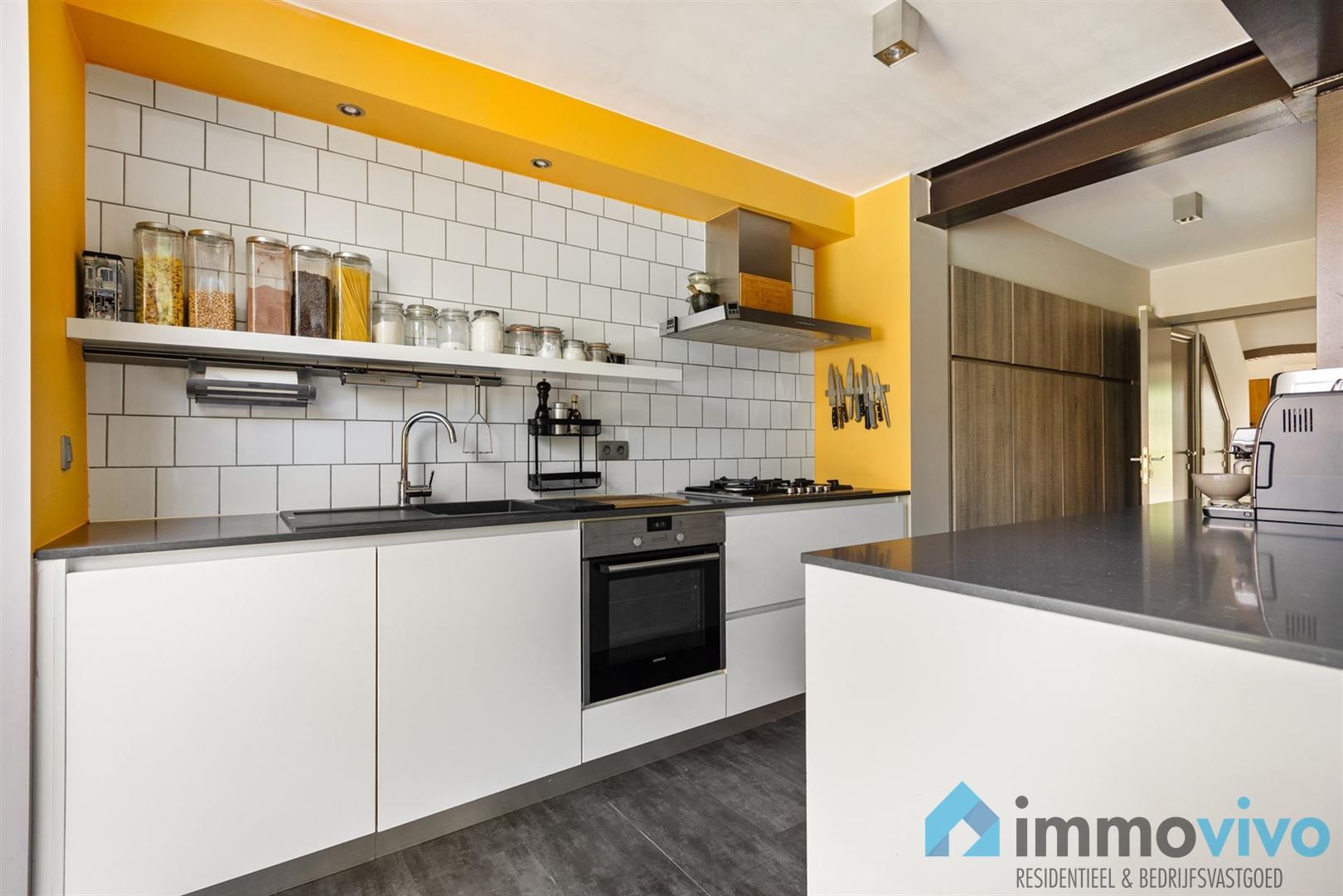 Gerenoveerde woning met zwembad op toplocatie aan Hof Ter Linden foto 11