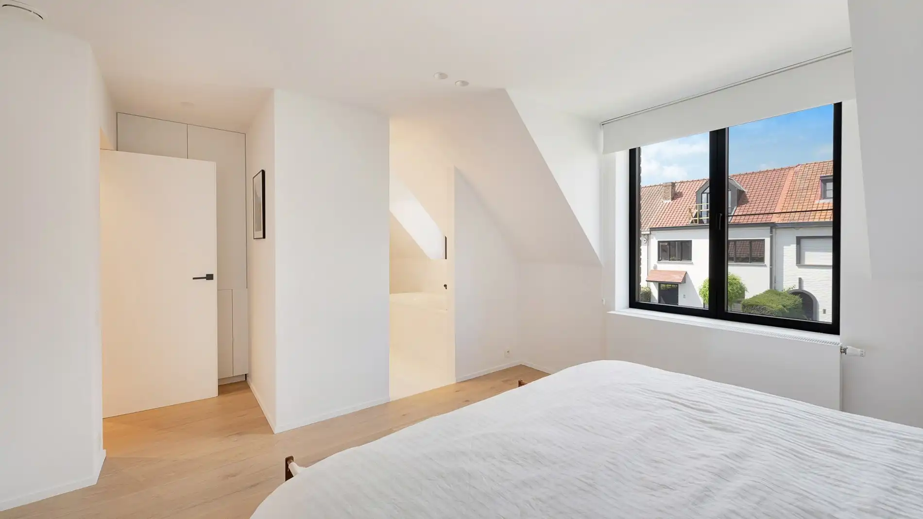 Compleet vernieuwd huis met garage te Oud Knokke foto 15