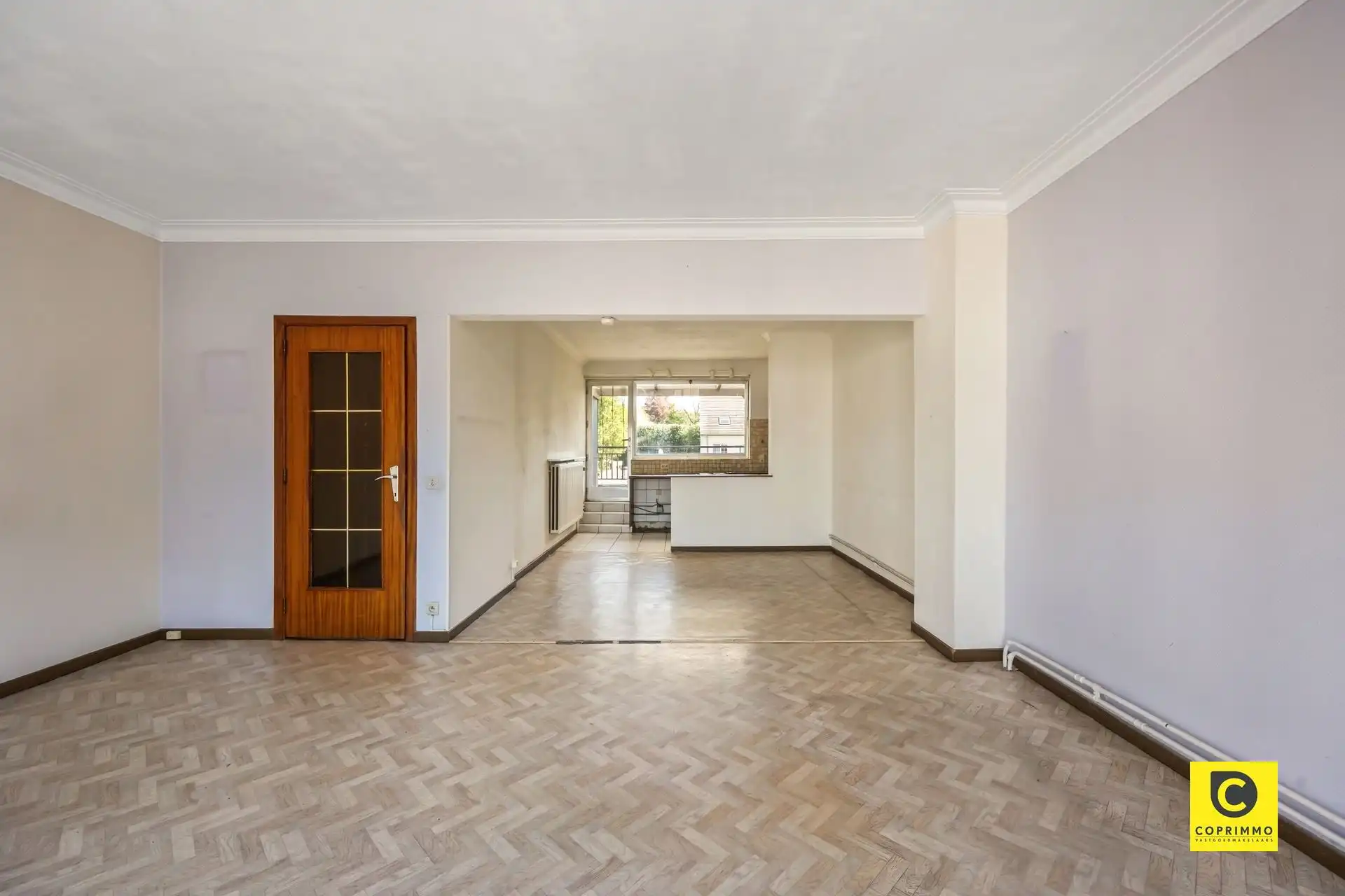Ruime multifunctionele woning met parking foto 6
