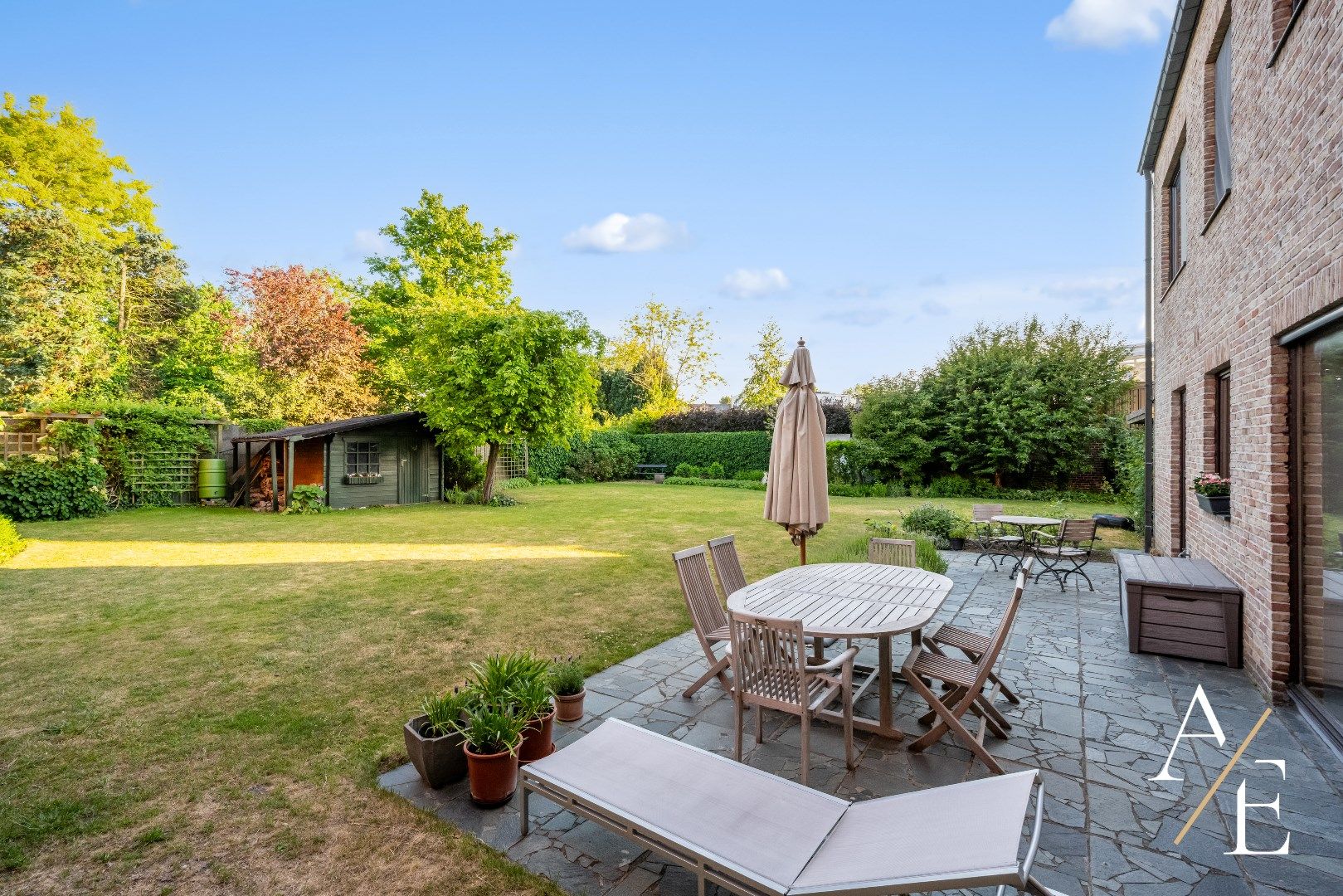 SCHELLEBELLE - Handelshuis met royale tuin aan het dorp! foto 16