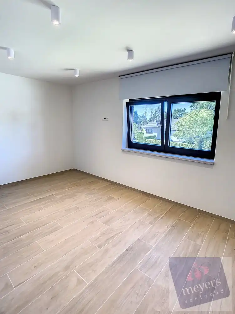 Recent en energiezuinige halfopen woning op toplocatie in Zonhoven foto 11