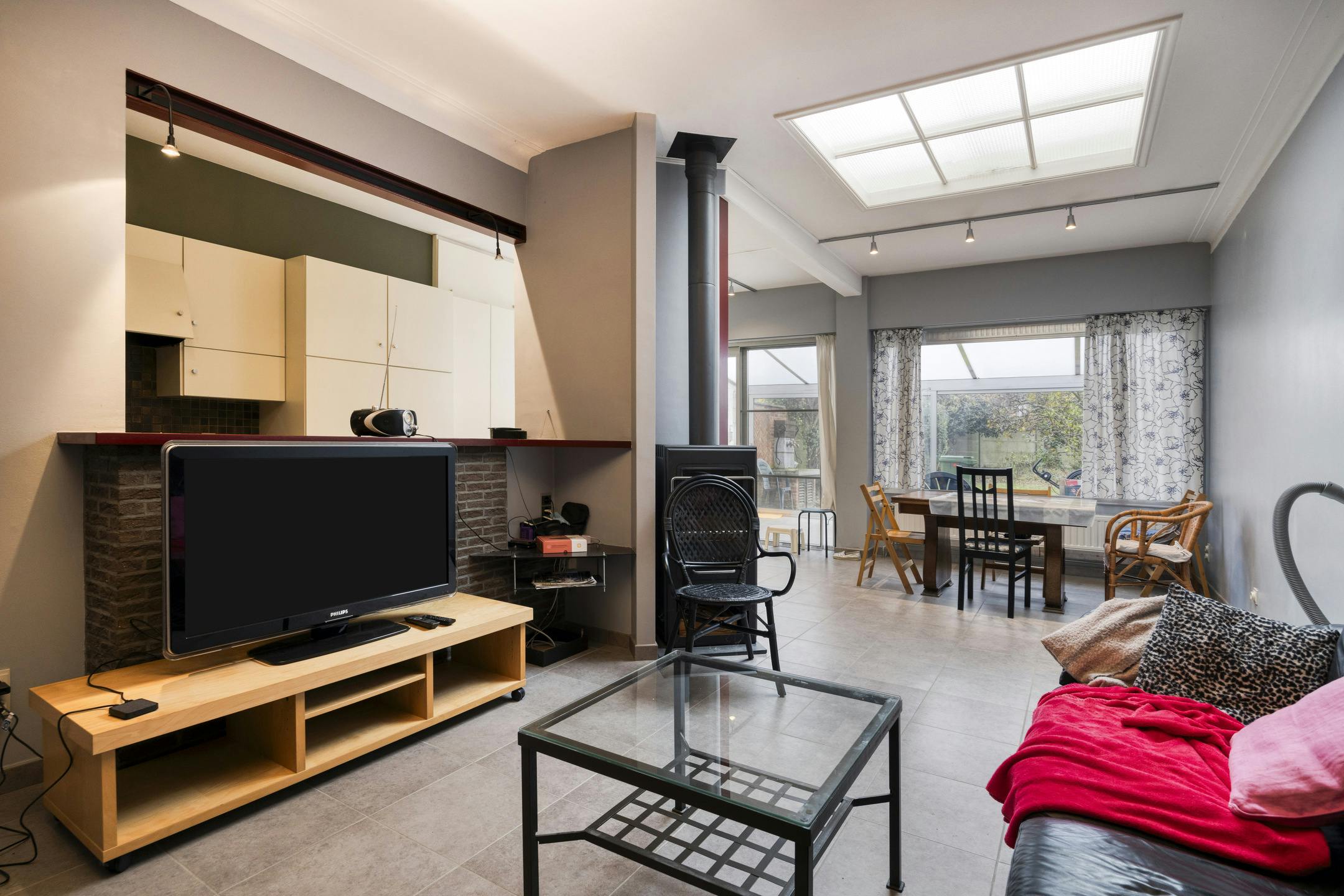 Ruim huis te koop Merksem met garage en zonnige tuin foto 8