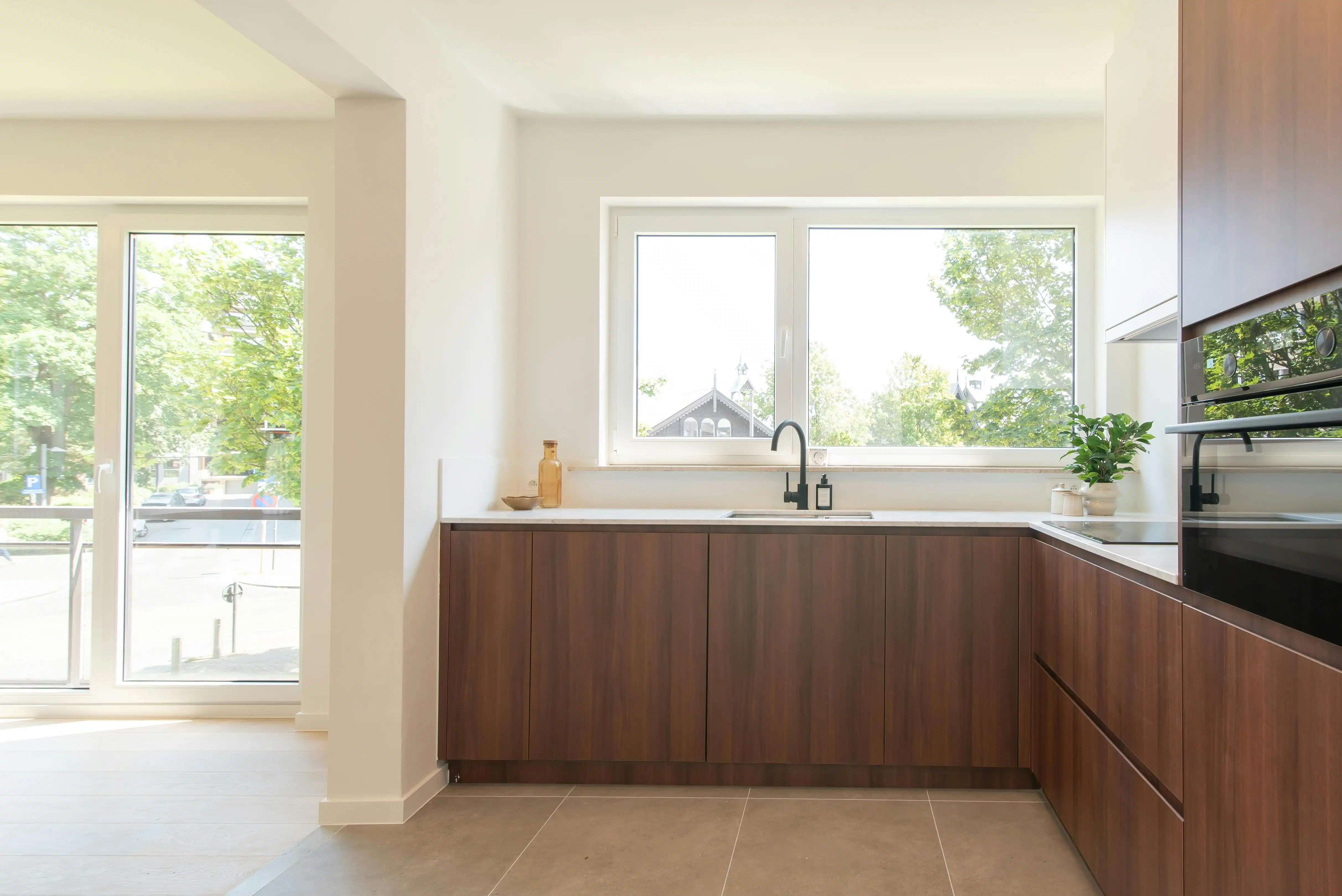 Schitterend gerenoveerd appartement met een prachtig open zicht foto 7