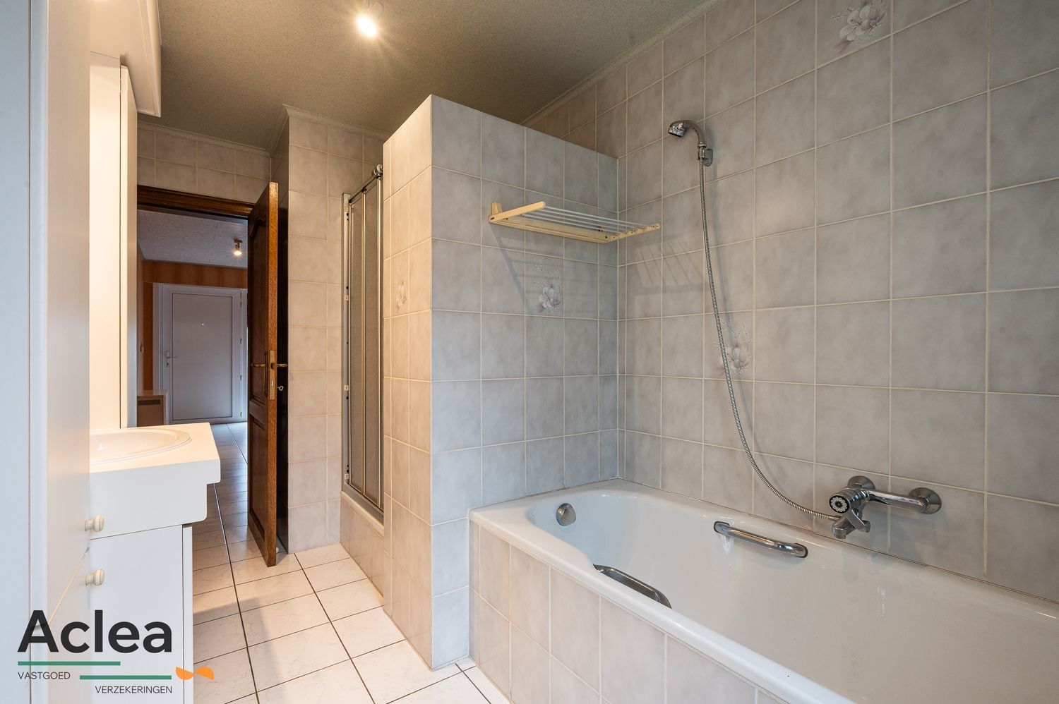 Ruime woning met veel extra potentieel op een mooi zuid gericht perceel foto 23