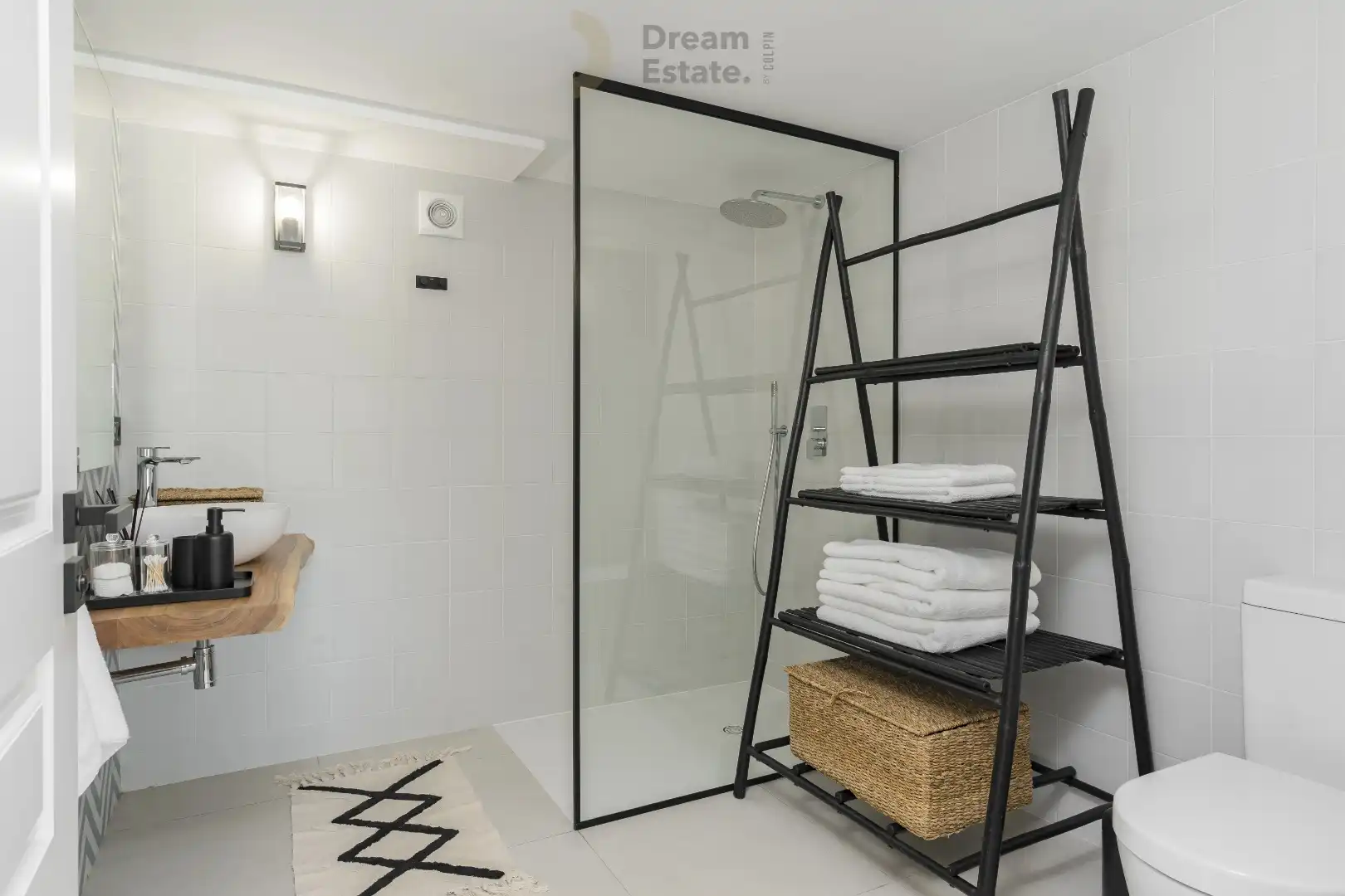 Een mooie ruime villa in de exclusieve afgesloten gemeenschap van Puerto del Capitán, Nueva Andalucia. foto 24