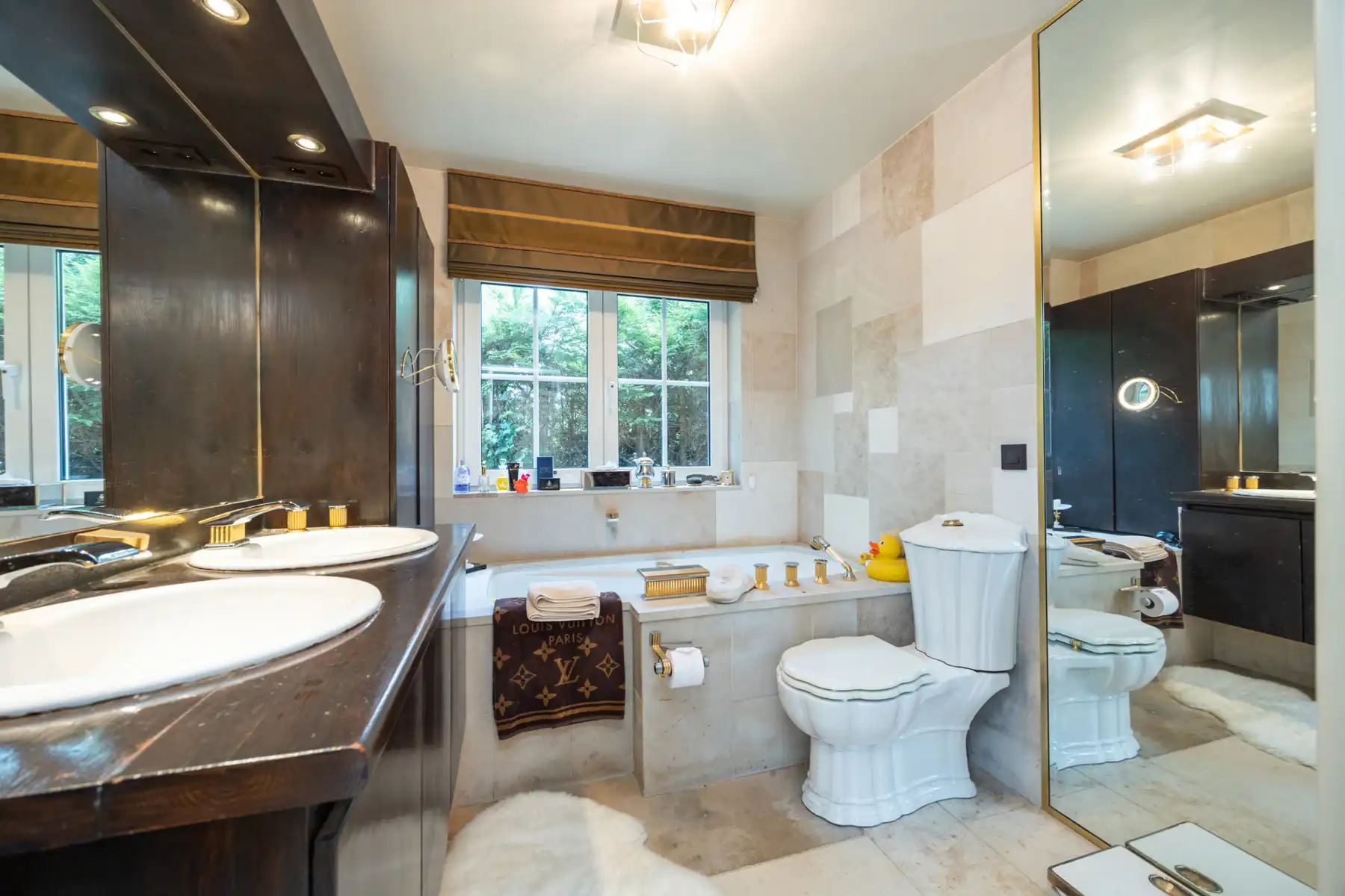 Exclusieve laagbouwvilla met binnen-en buitenzwembad foto 16