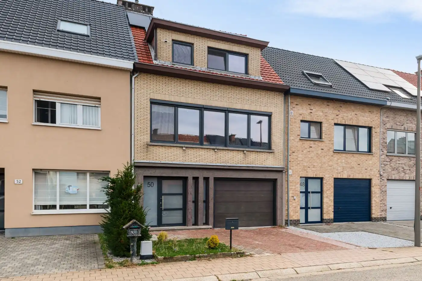 Prachtig gerenoveerde bel-etagewoning met 3 slpk., garage én gezellige tuin foto {{pictureIndex}}