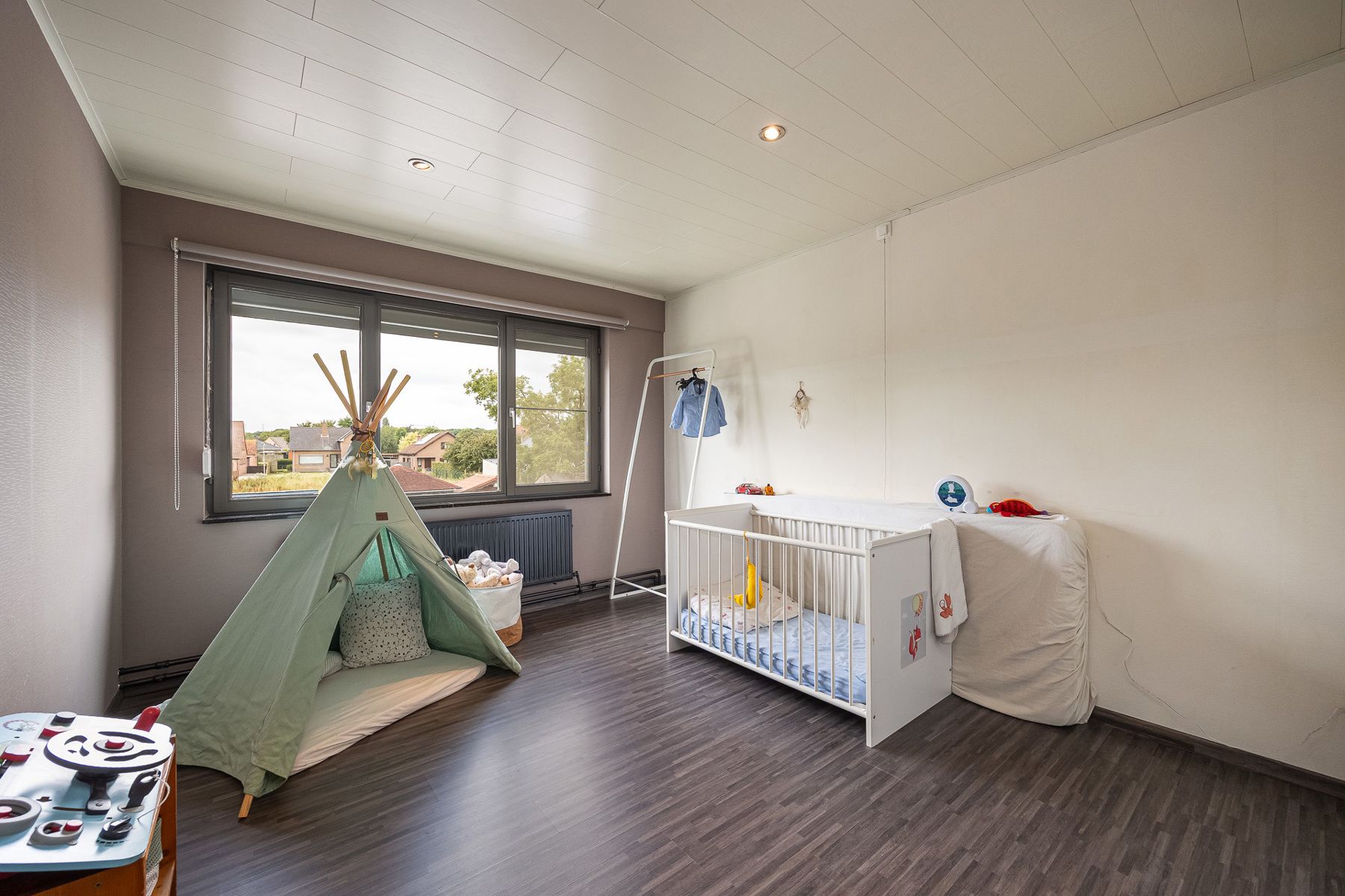 Eengezinswoning met 3 slaapkamers aan het einde van een doodlopende straat.  foto 8