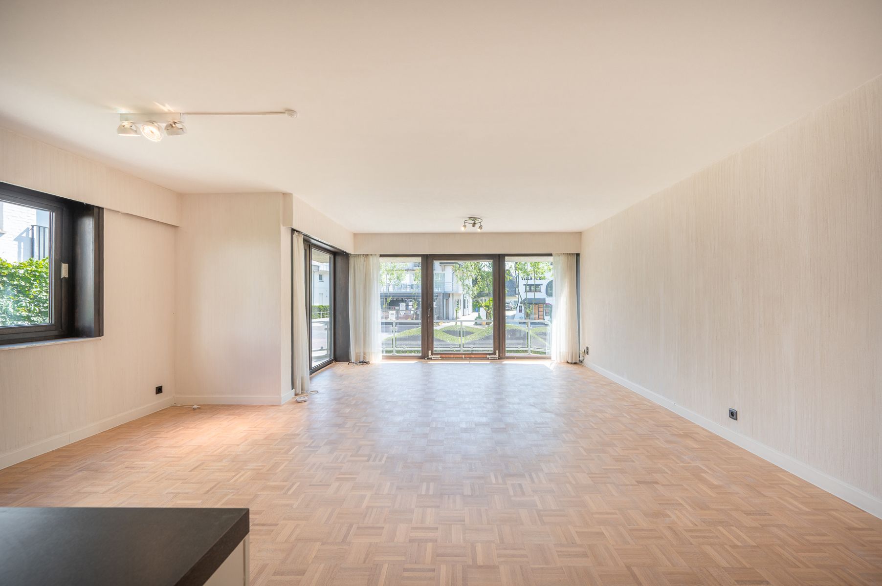 Ongemeubeld, hoekappartement nabij het Albertplein  foto 7