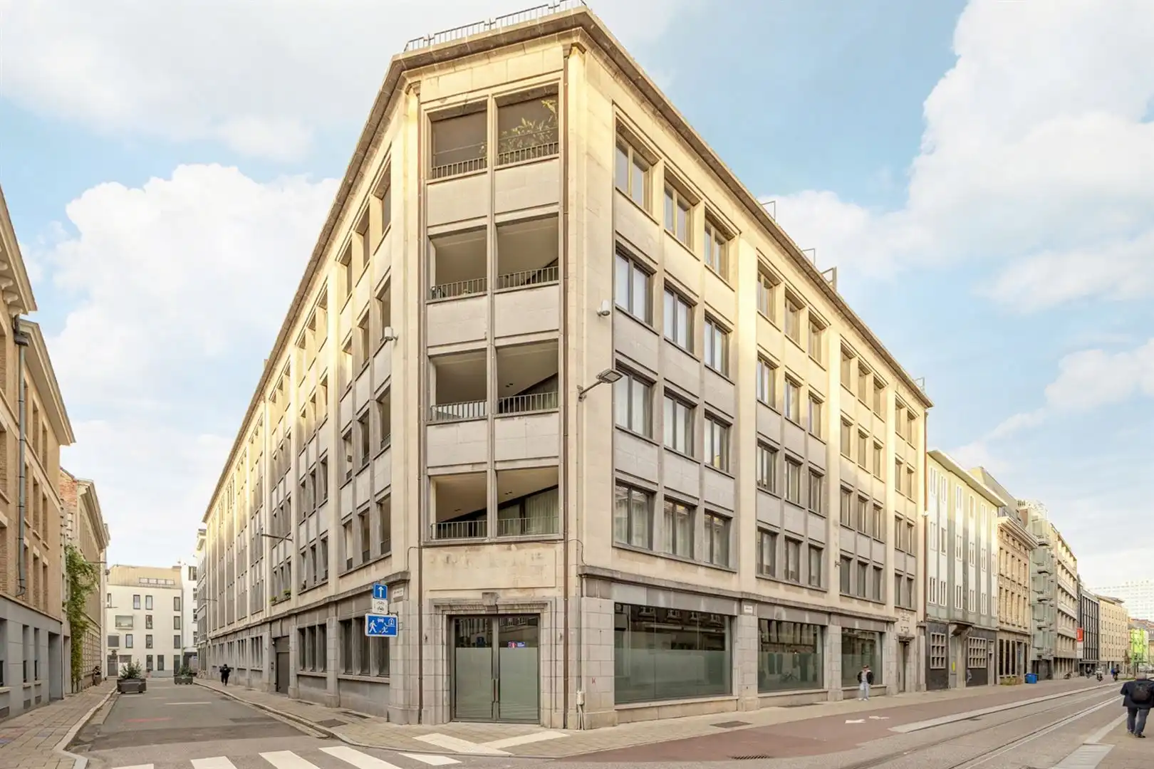 Trendy appartement met terras in historisch stadscentrum foto 23