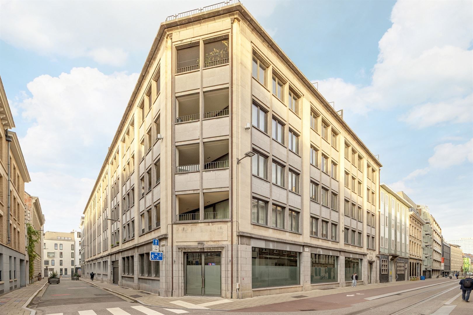 Trendy appartement met terras in historisch stadscentrum foto 23