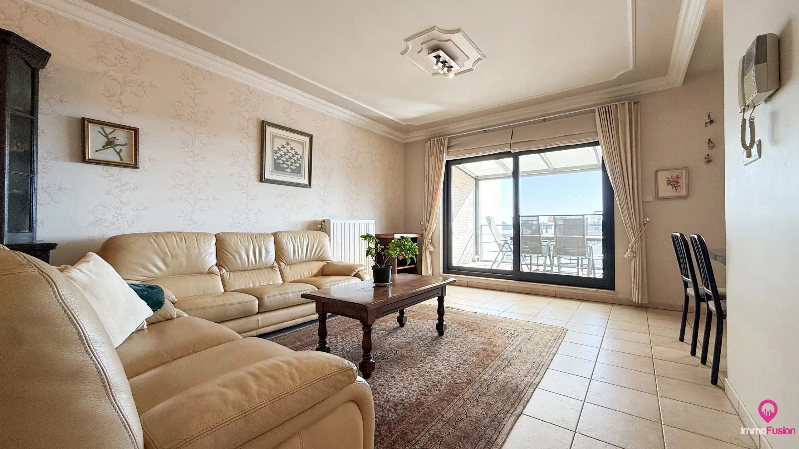 Instapklaar appartement met terras op centrale ligging! foto 6