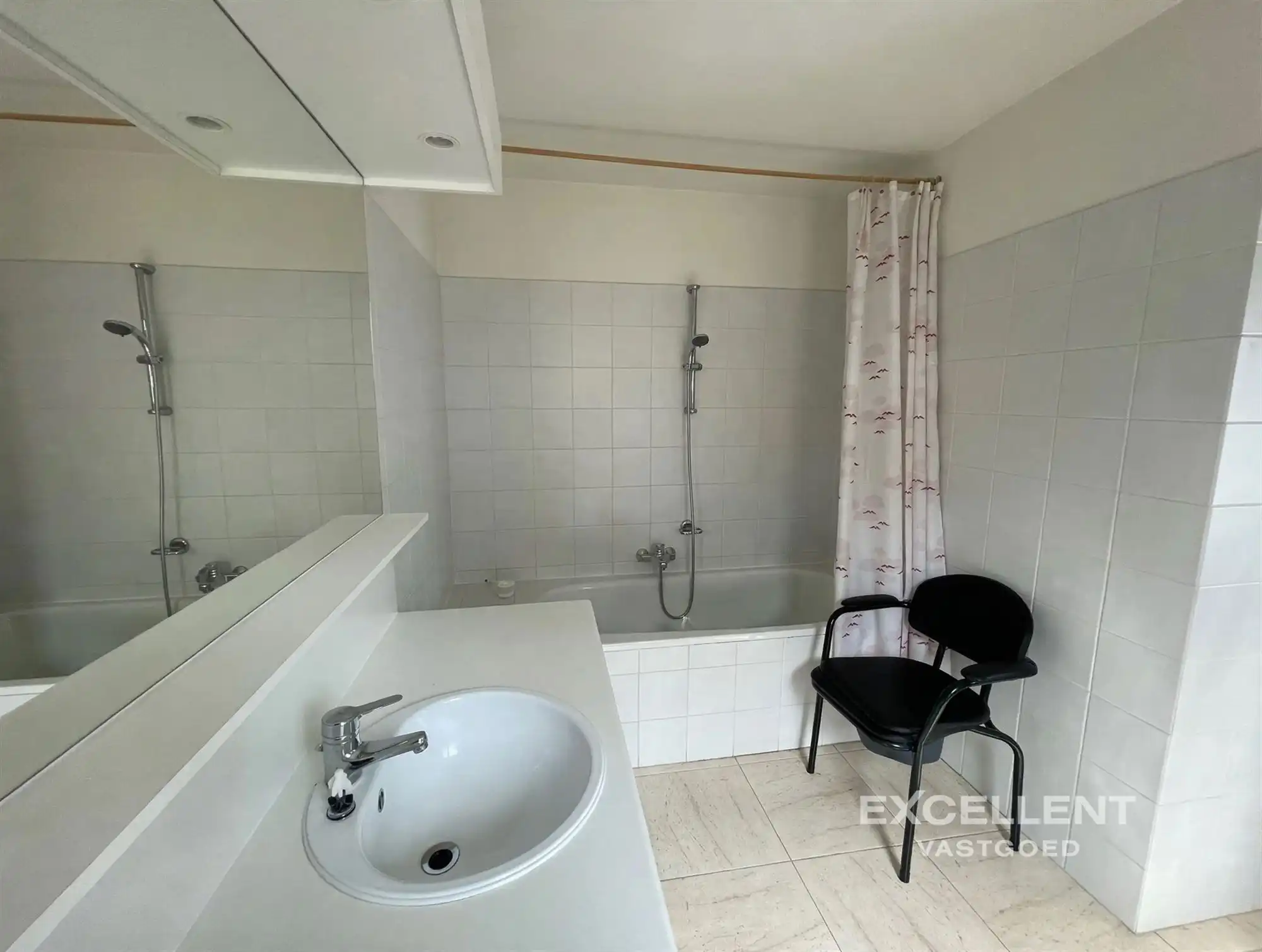 Centraal 1 slaapkamer appartement op de Markt van Deinze te huur foto 5