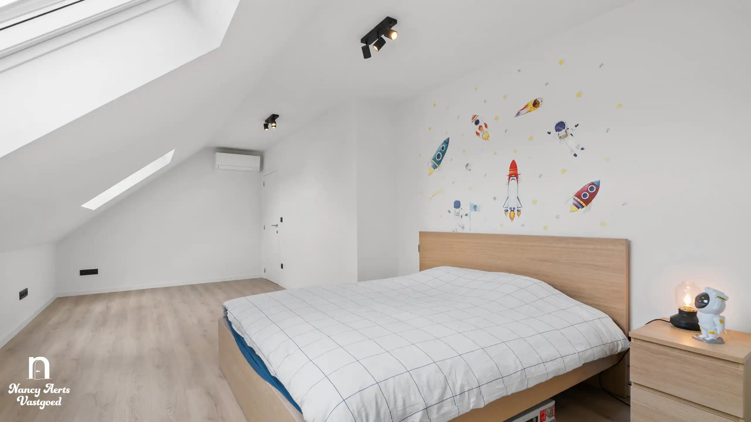Verrassend ruime woning met aparte studio op rustige locatie foto 43