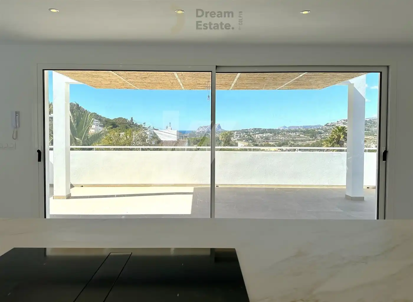 Mediterrane droomvilla in Ibiza-stijl met zeezicht foto 17