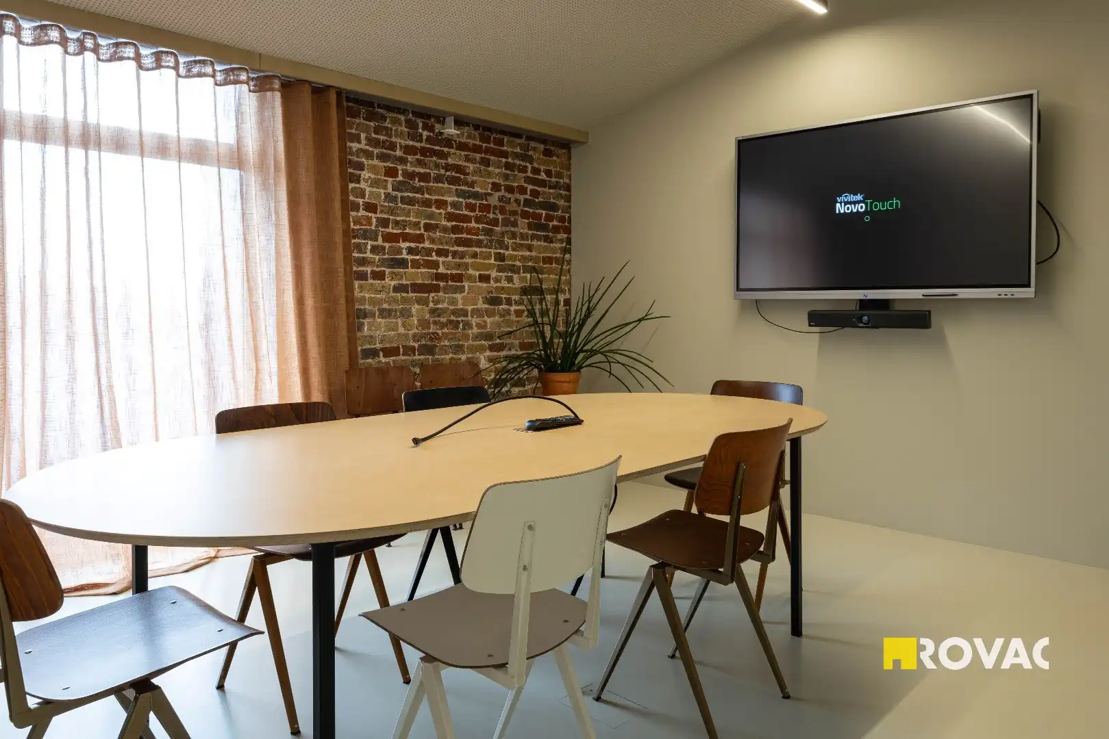 Stijlvolle en instapklare kantoorruimte met binnentuin in centrum Izegem! foto 11