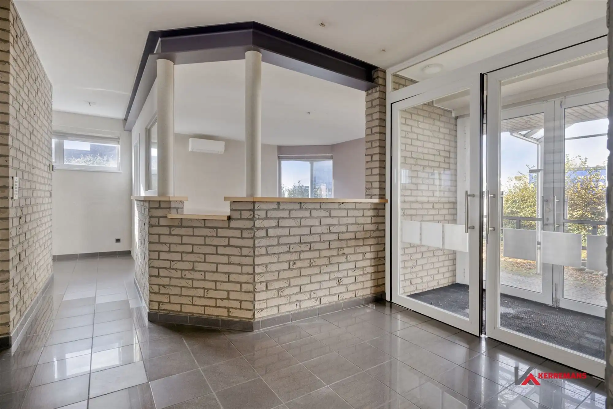 Kantoorgebouw. foto 3