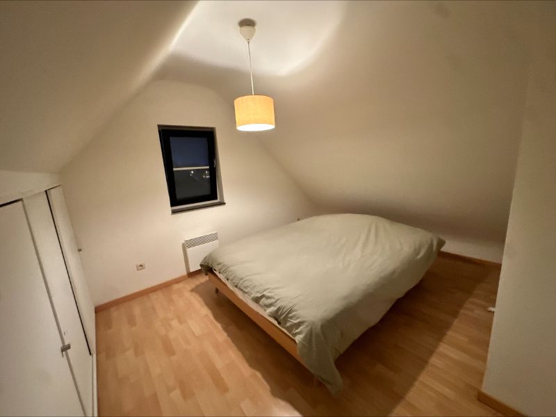 Stijlvol bemeubeld instapklaar dak-duplexappartement (+-75m²)met 2 slpka, autostaanplaats en kelderberging. foto 18