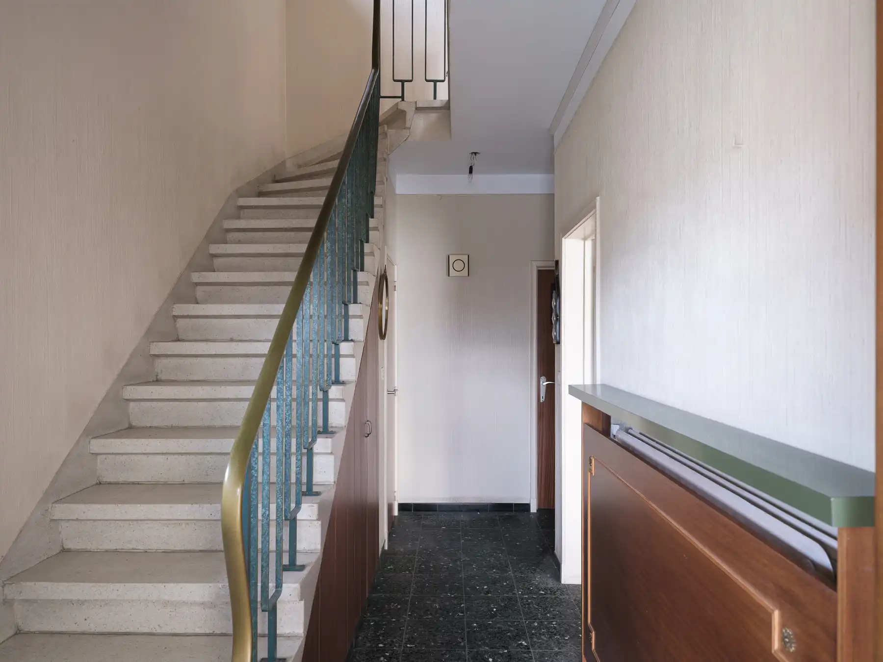 Op te frissen halfopen bebouwing met tuin en uitstekende bereikbaarheid foto 14