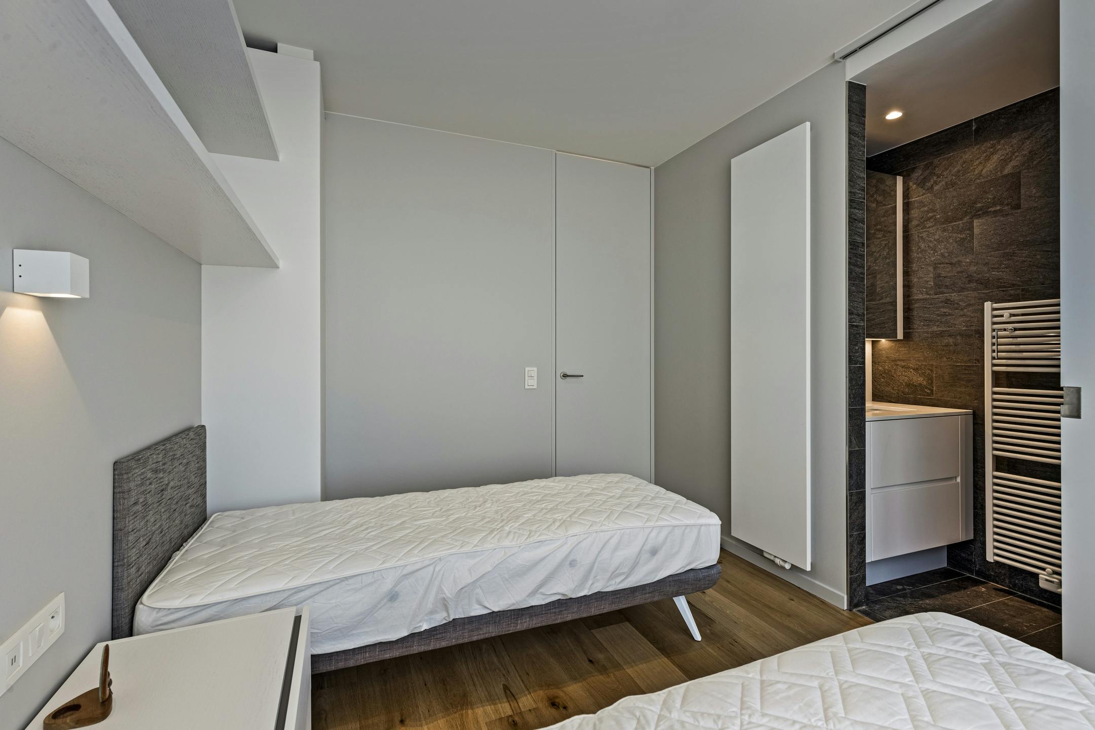 Recent appartement vlakbij zee met 2 slaapkamers in Sint-Idesbald foto 12