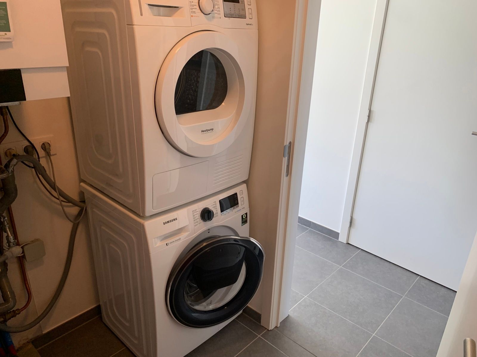 Appartement met 2 autostaanplaatsen! foto 14