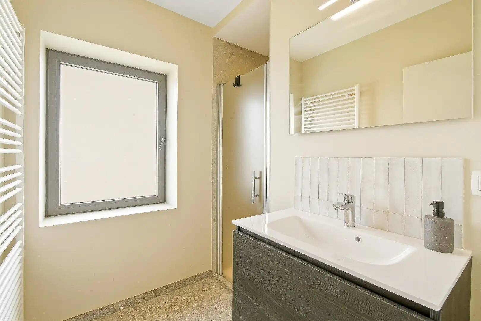 Uiterst energiezuinige instapklare rijwoning met 3 slaapkamers foto 9