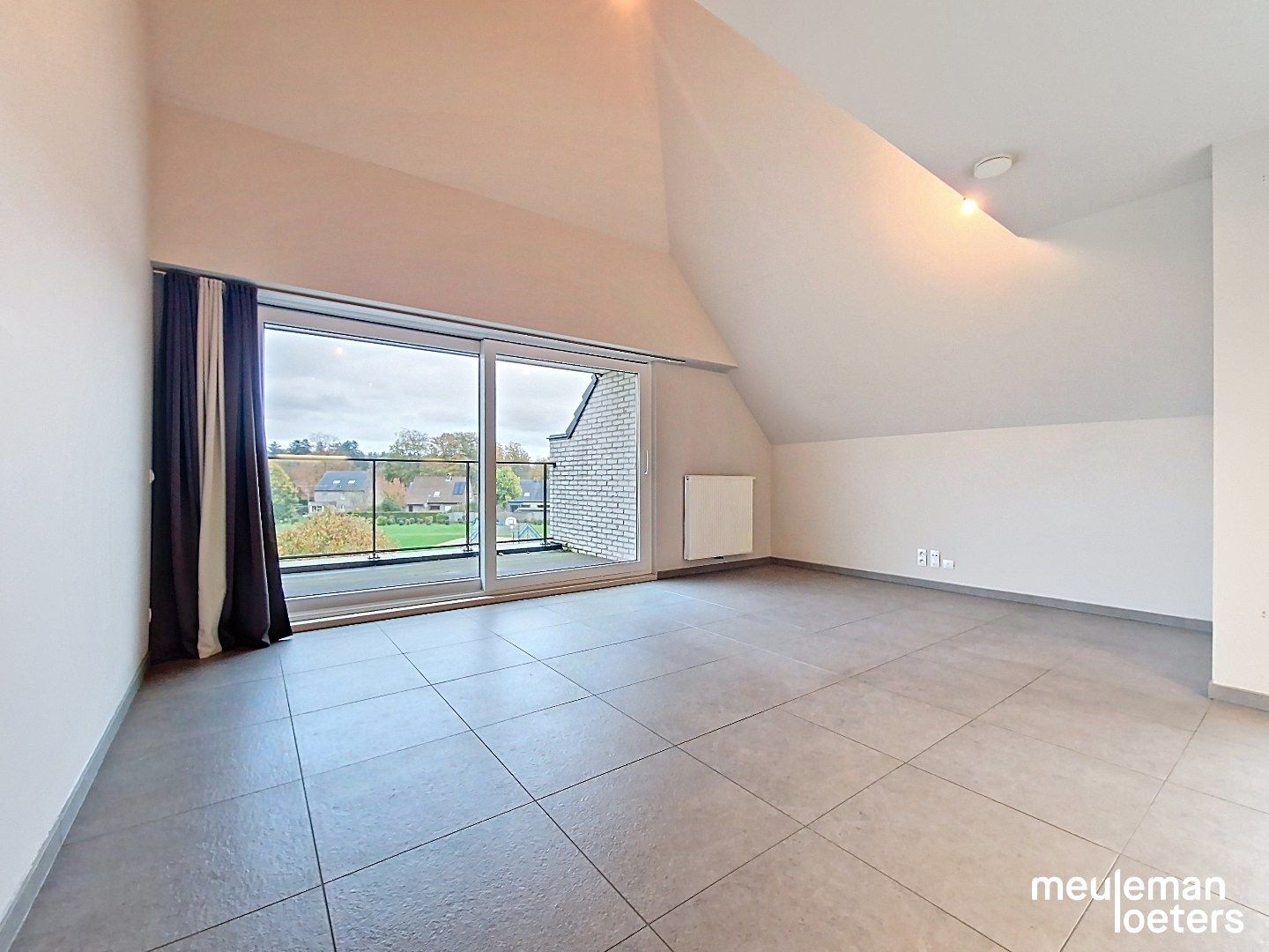 Rustig gelegen recent appartement met parking foto 5