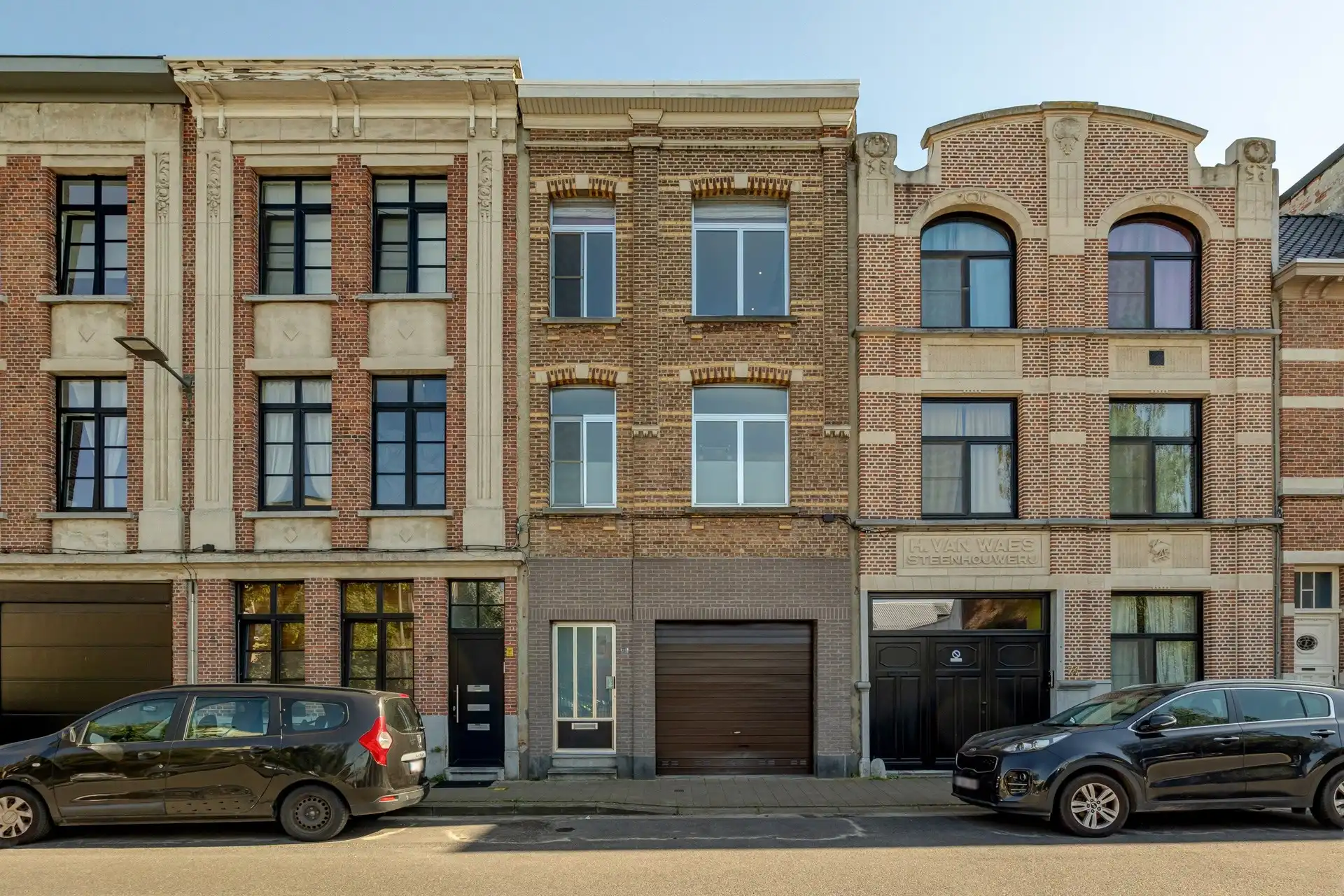 Instapklare woning met 3 slpk, zuidgerichte tuin en atelier foto {{pictureIndex}}