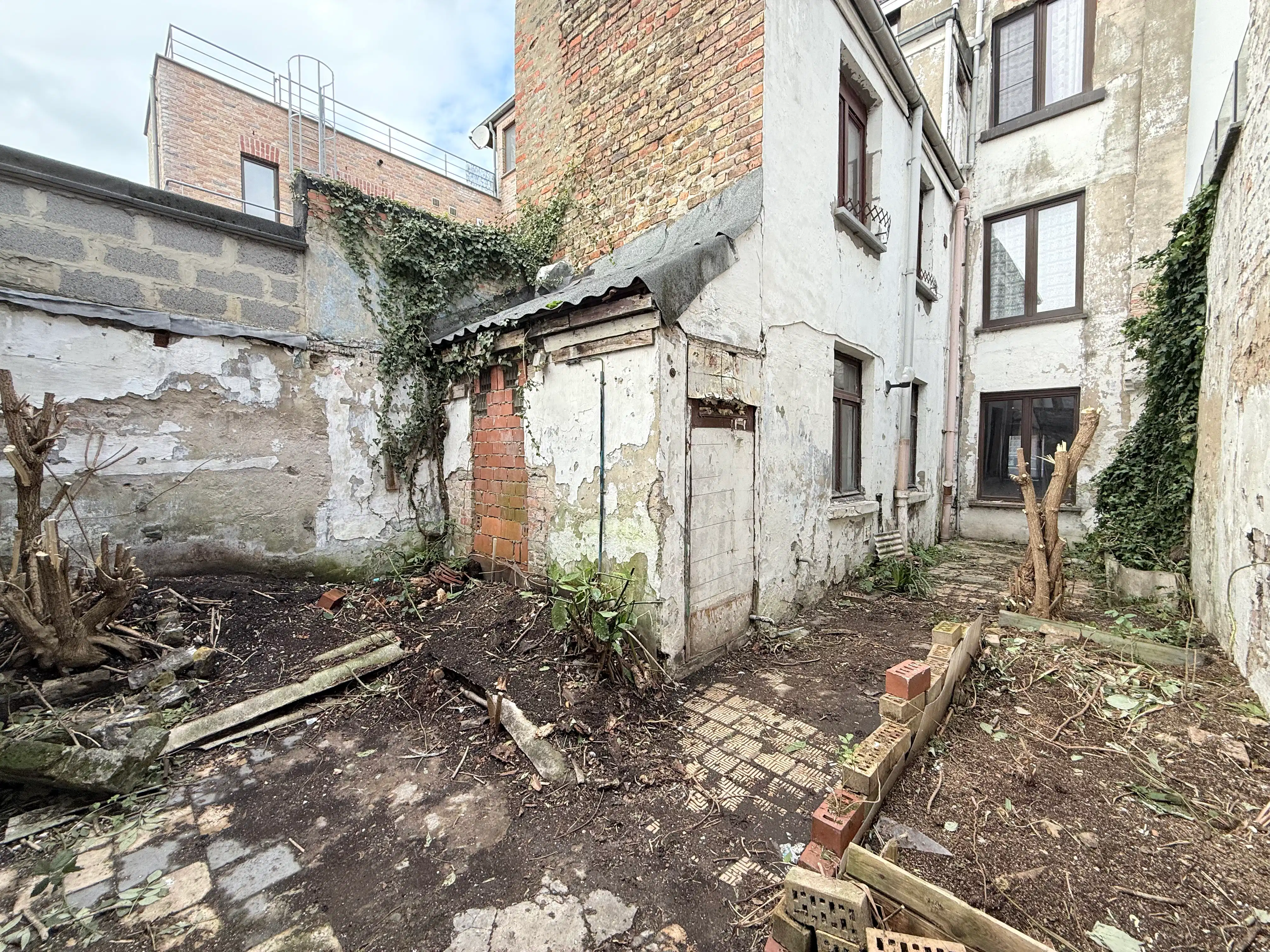 Te renoveren woning foto 9