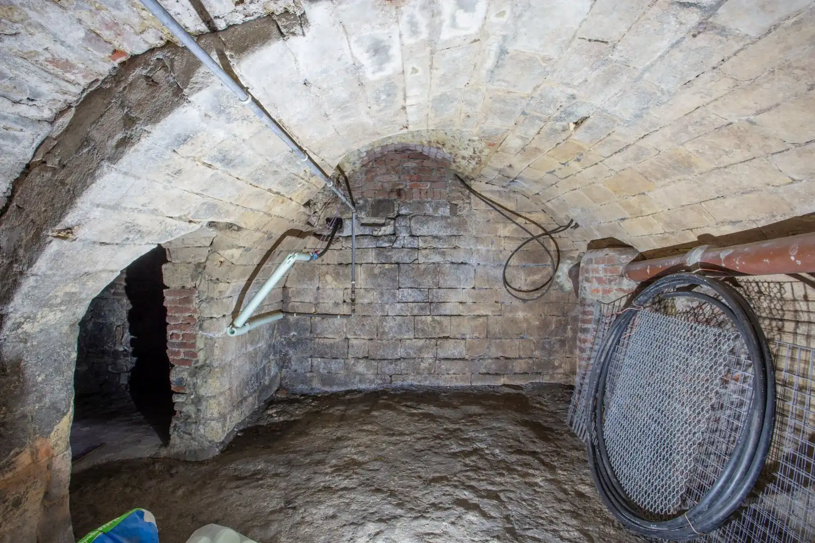 Uniek historisch stadspand met authentieke elementen en uitzonderlijk achtervolume,  centrum Tongeren.  foto 24