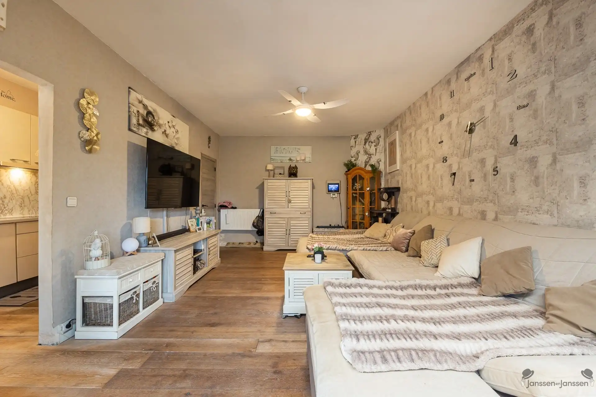 Woning met 3 (mog.4) slk, garage en ruime tuin in Brasschaat foto 3