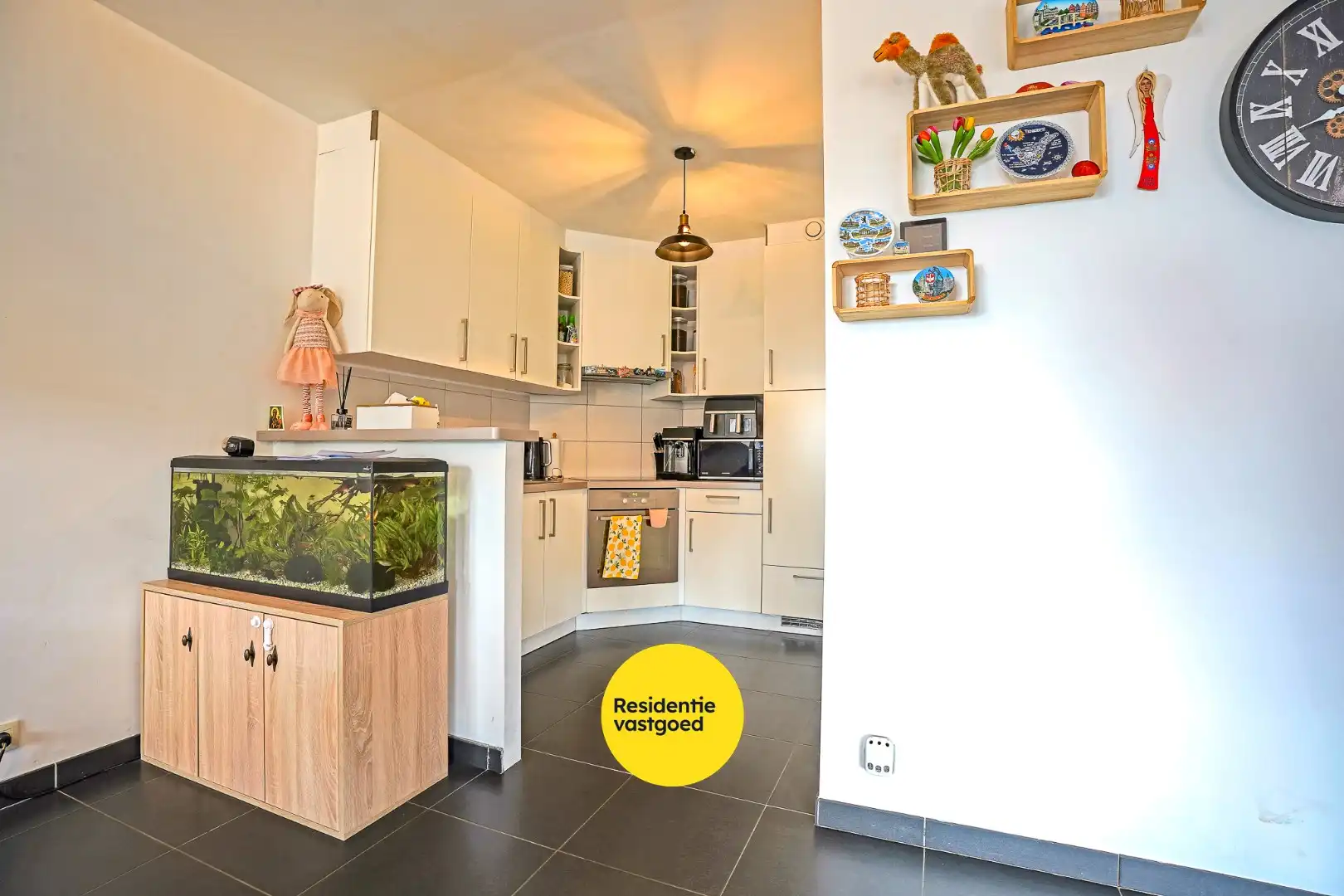 Recent appartement met privatieve tuin (346m²)  en ruim terras (40m²) in het centrum van Woumen! foto 10